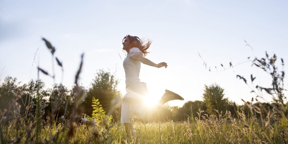 full-shot-woman-running-outdoors